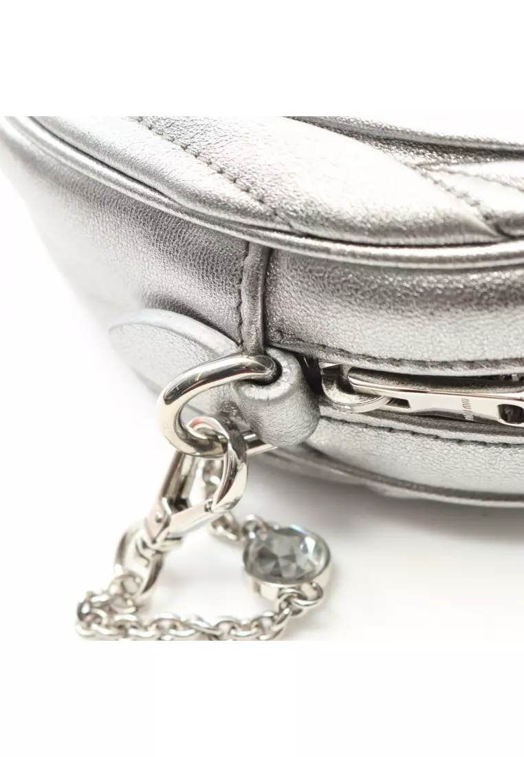 Pre-Loved MIU MIU matelasse Shoulder bag leather Silver
