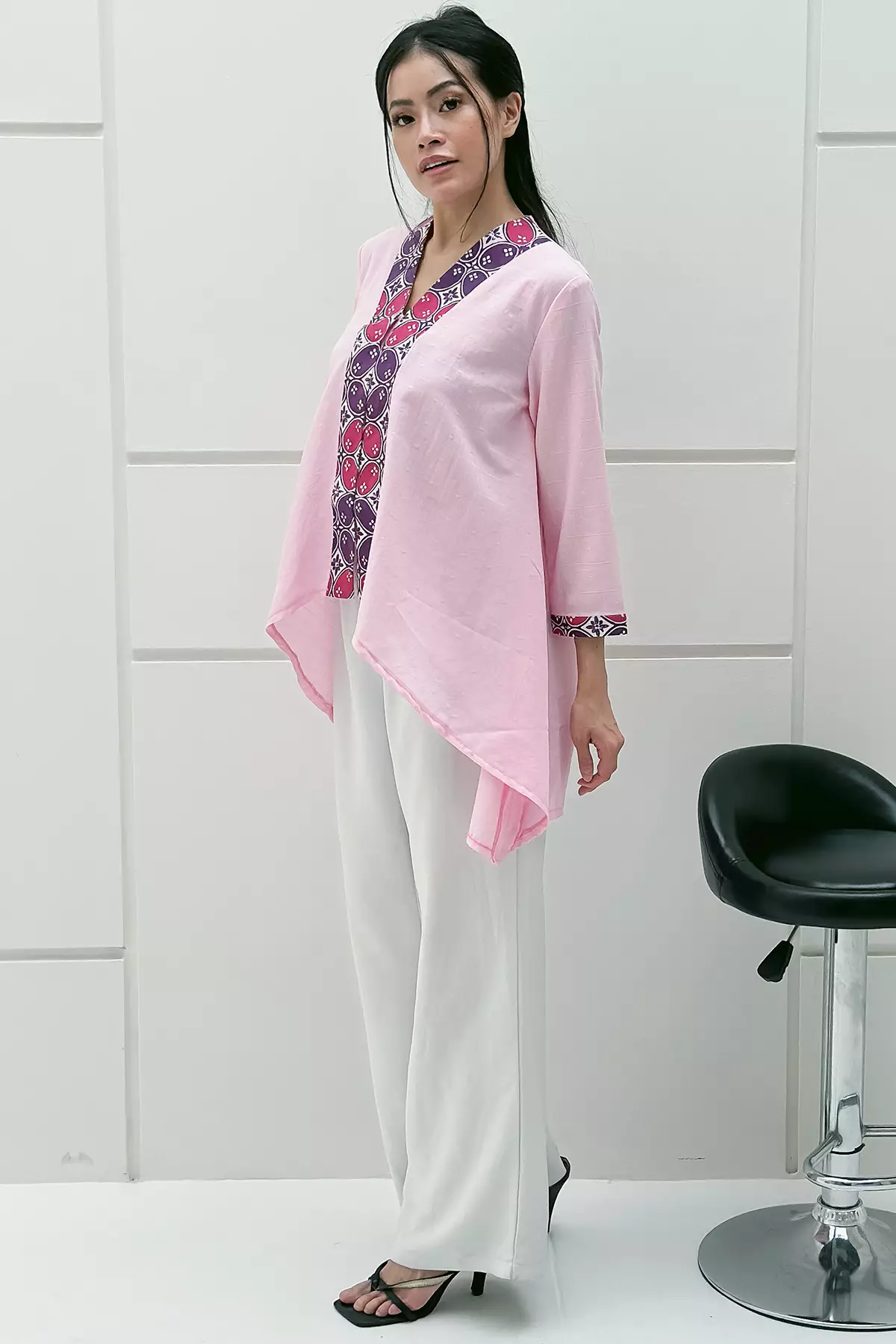 Batari Batik Pink Kebaya Asimetris
