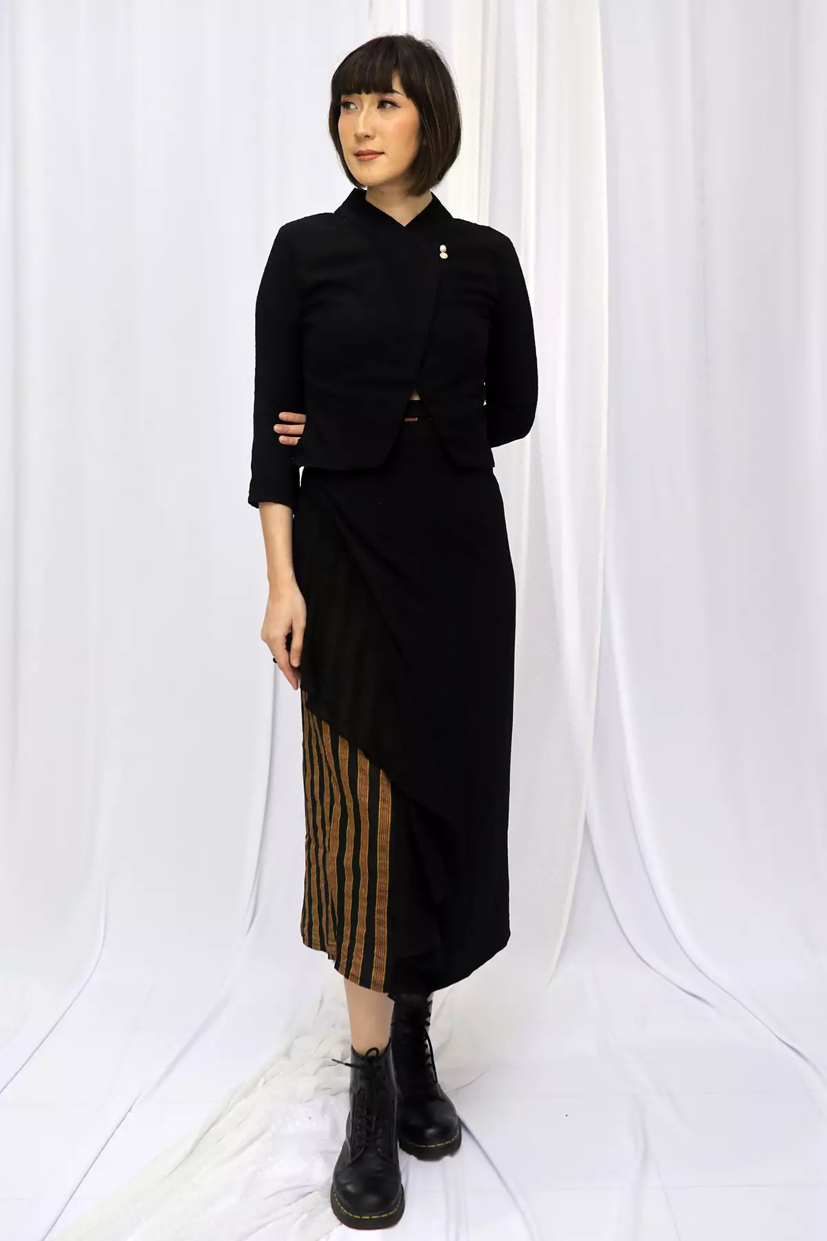 Maharani Mignight Janggan Hitam Kebaya