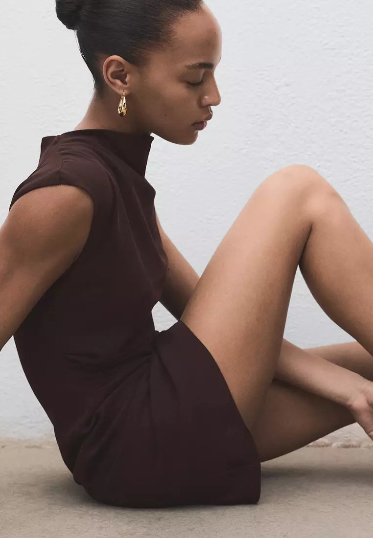 Short Dress With Draped Collar