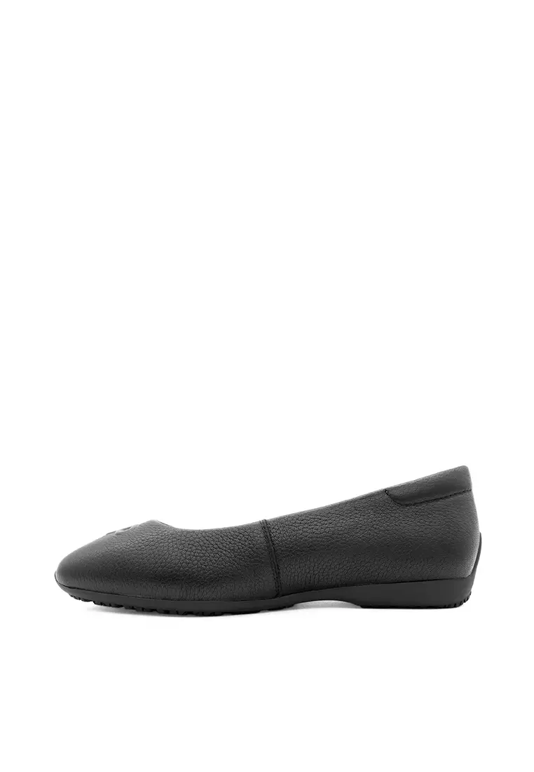 Nicollete Plain Toe Women's Casual Shoes