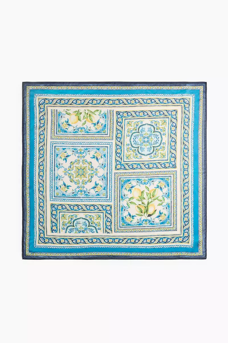 Patterned scarf
