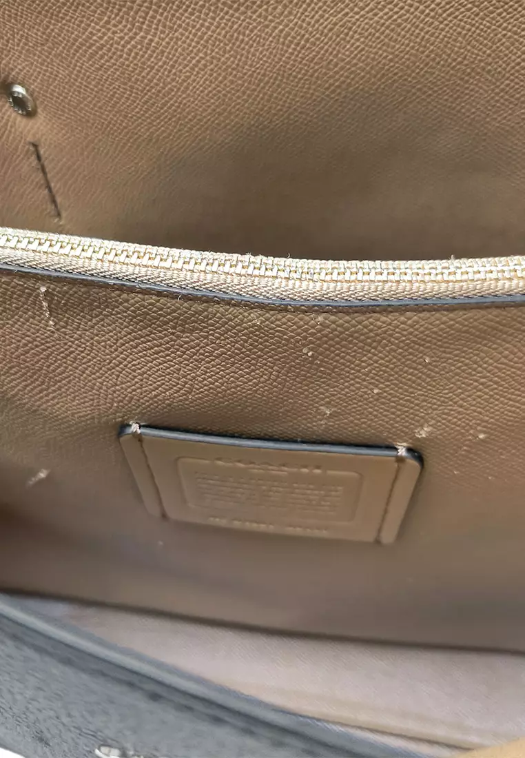 Pre-loved Coach Charlie Carryall Shoulder Bag for Women in Black/Light Gold - O1-25137-LIBLK