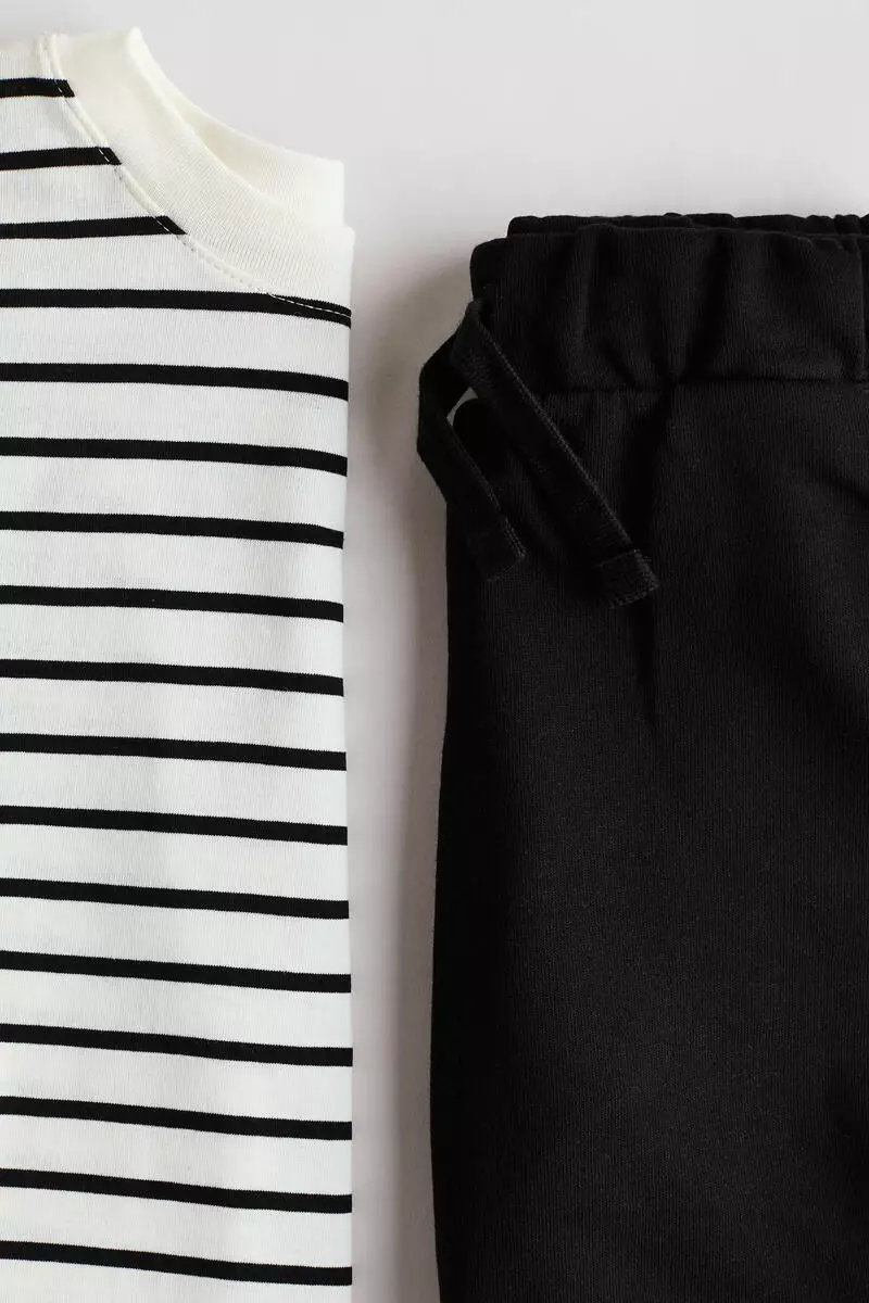 2-piece T-shirt and shorts set