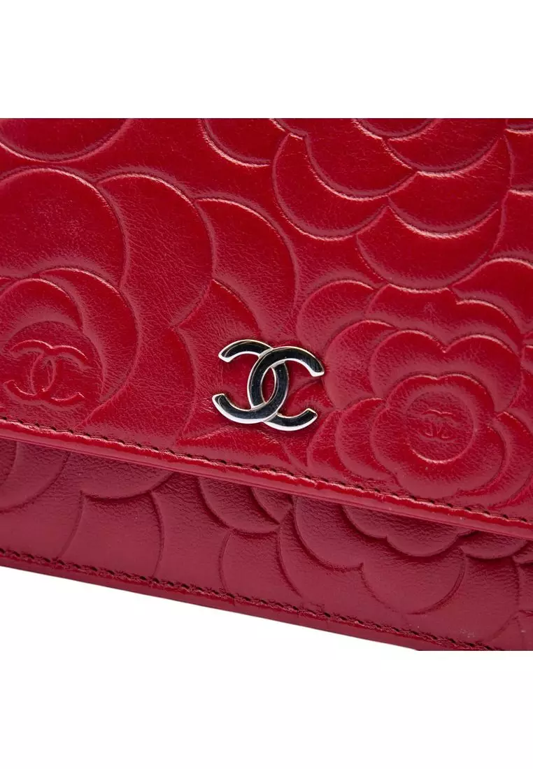 Pre-Loved Chanel Cc Embossed Lambskin Camellia Wallet On Chain