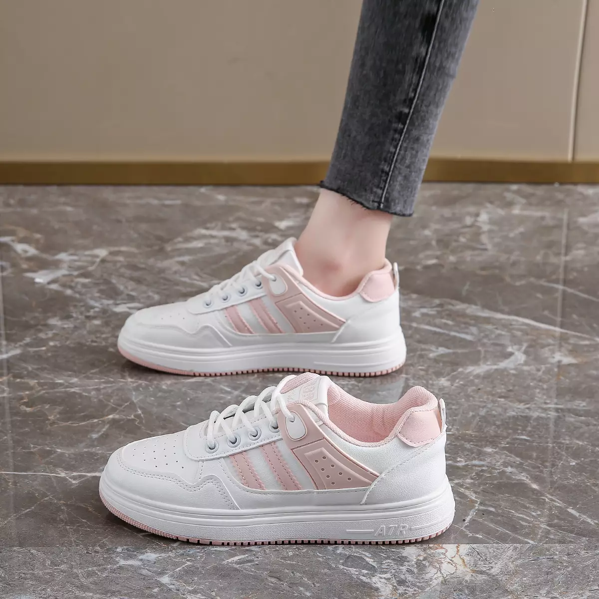 Sneakers Cewek Casual Trendy Sepatu Wanita Style Ootd SS102