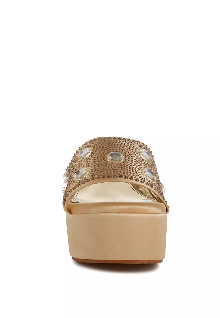 Sandal Platform Bertahtakan Berlian Imitasi dan Berlian Imitasi Warna Emas
