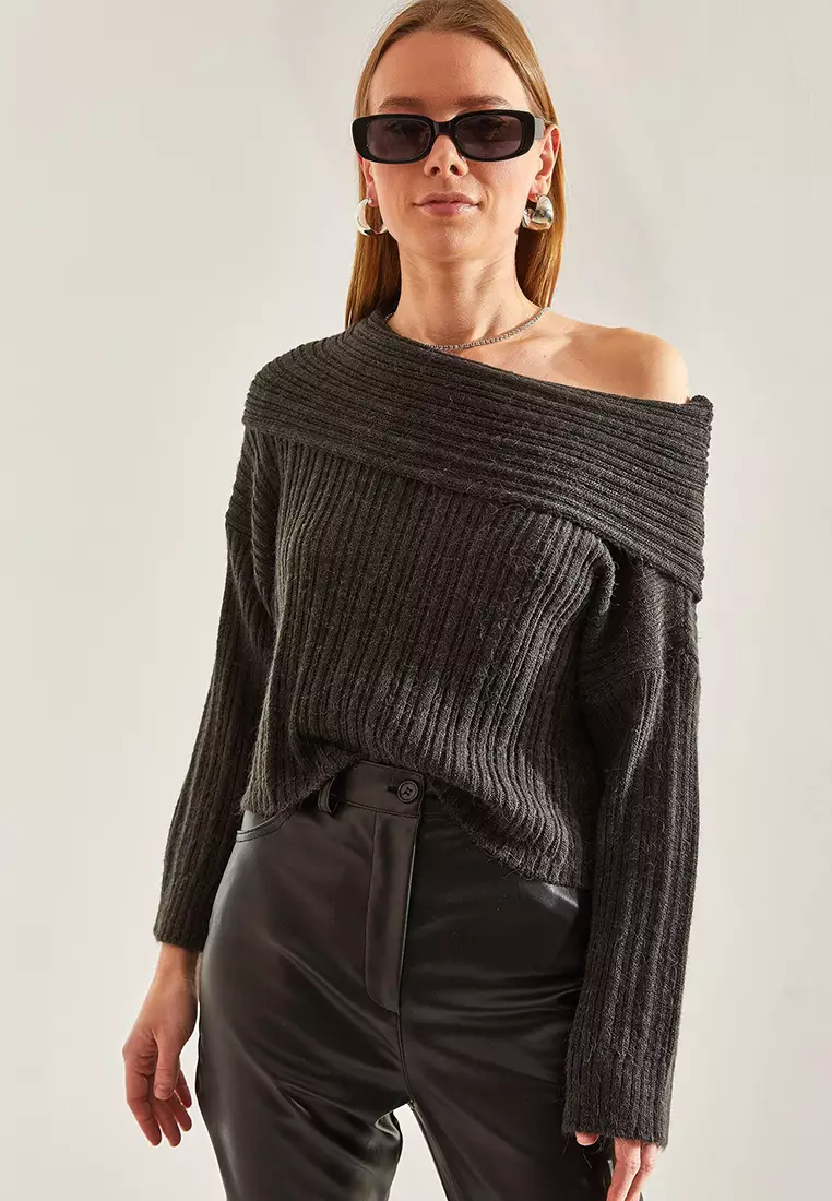 Women's Ruffle Collar Sweater