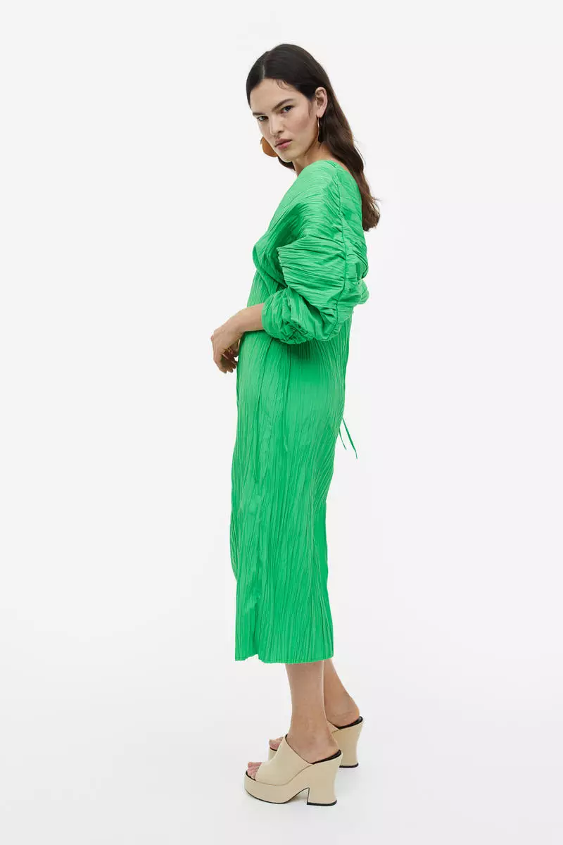 Voluminous dress
