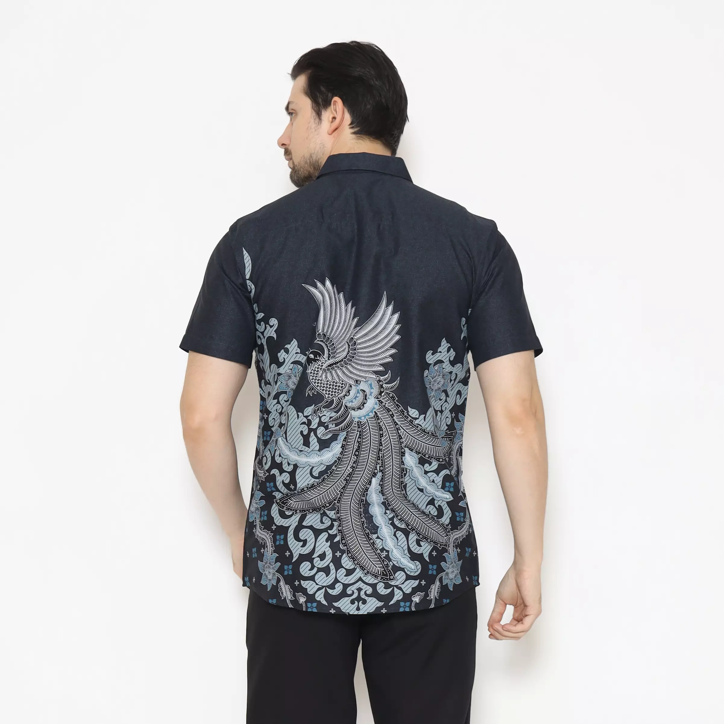 MAGINOT ARDA Batik Pria Slim Fit Lengan Pendek