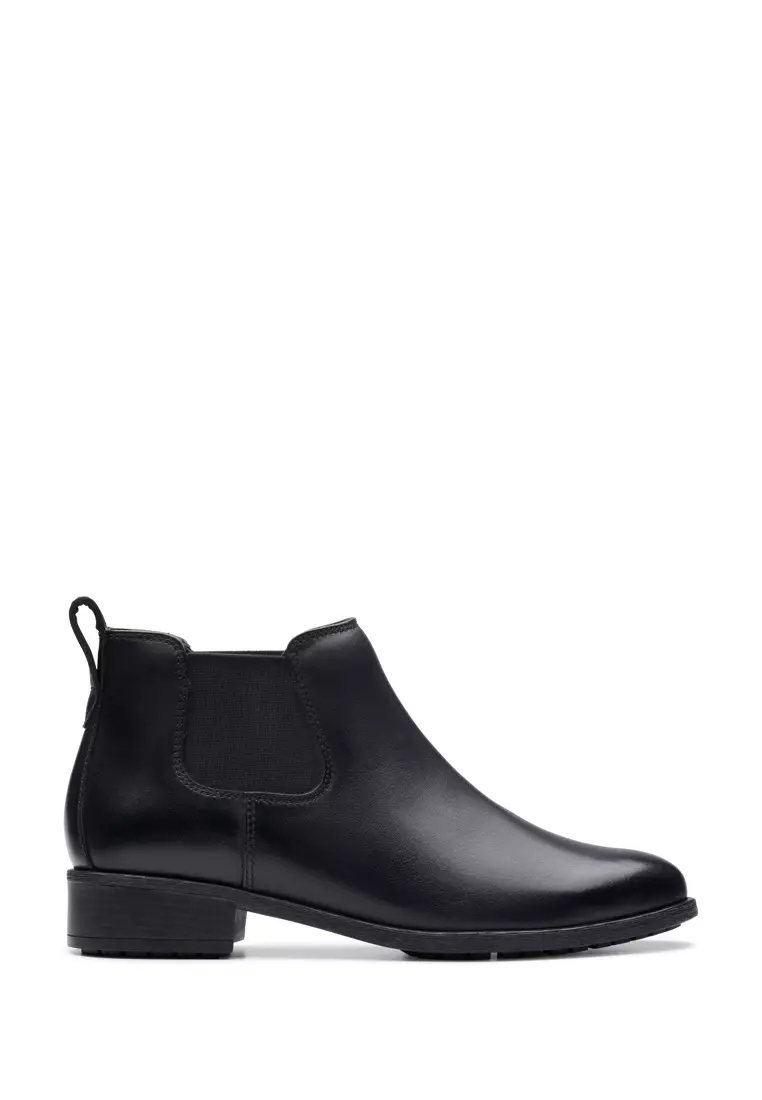 Low cut ankle boots black clearance