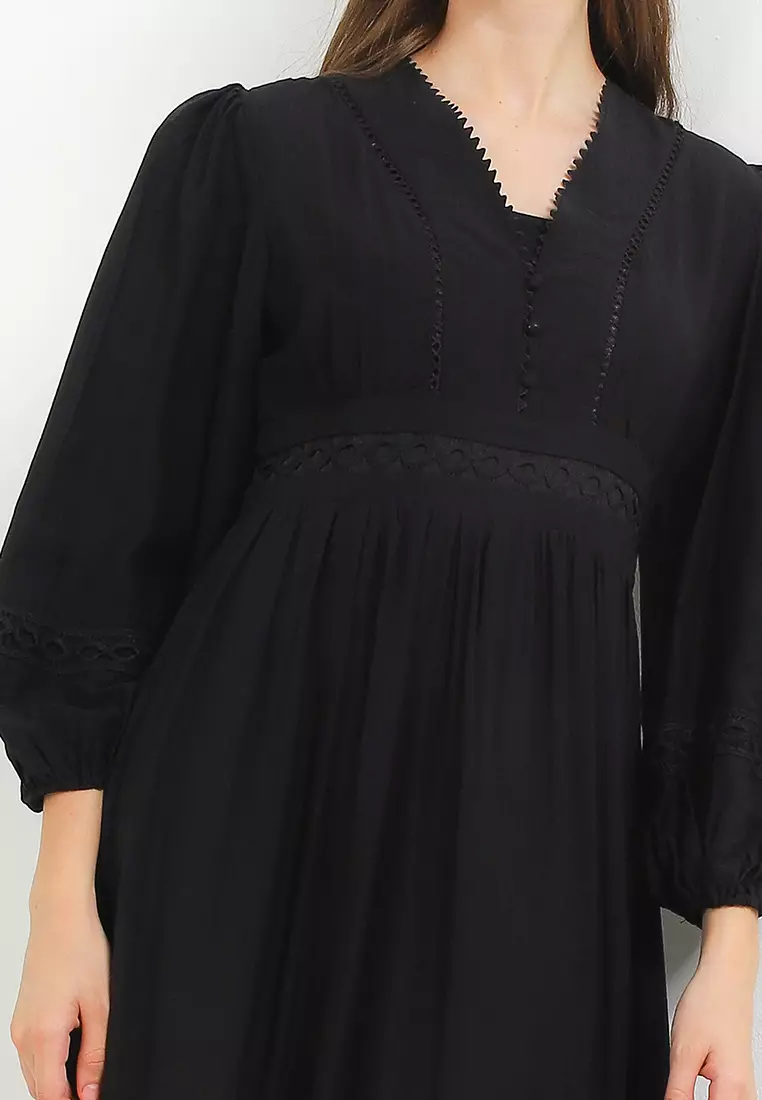 L/S Lace Trimmed Tier Maxi Dress