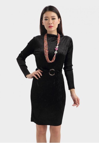 Fit Dress with Belt in Black