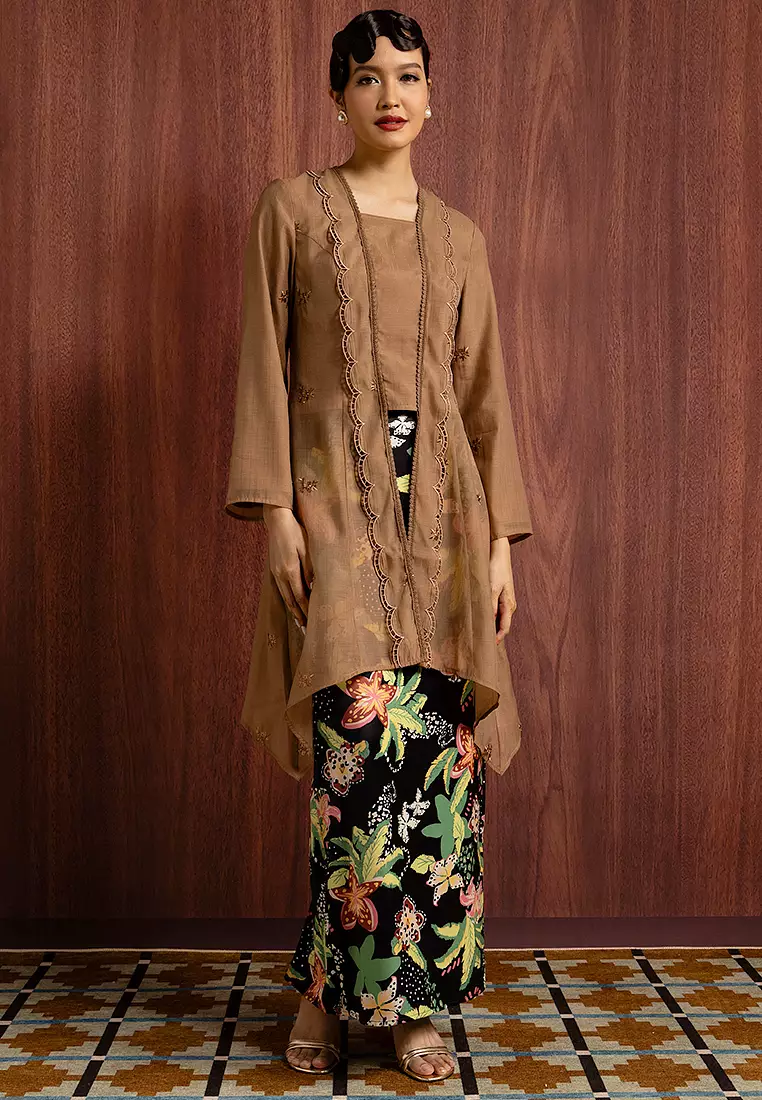 AINI EMBROIDERED KEBAYA KUTUBARU SET