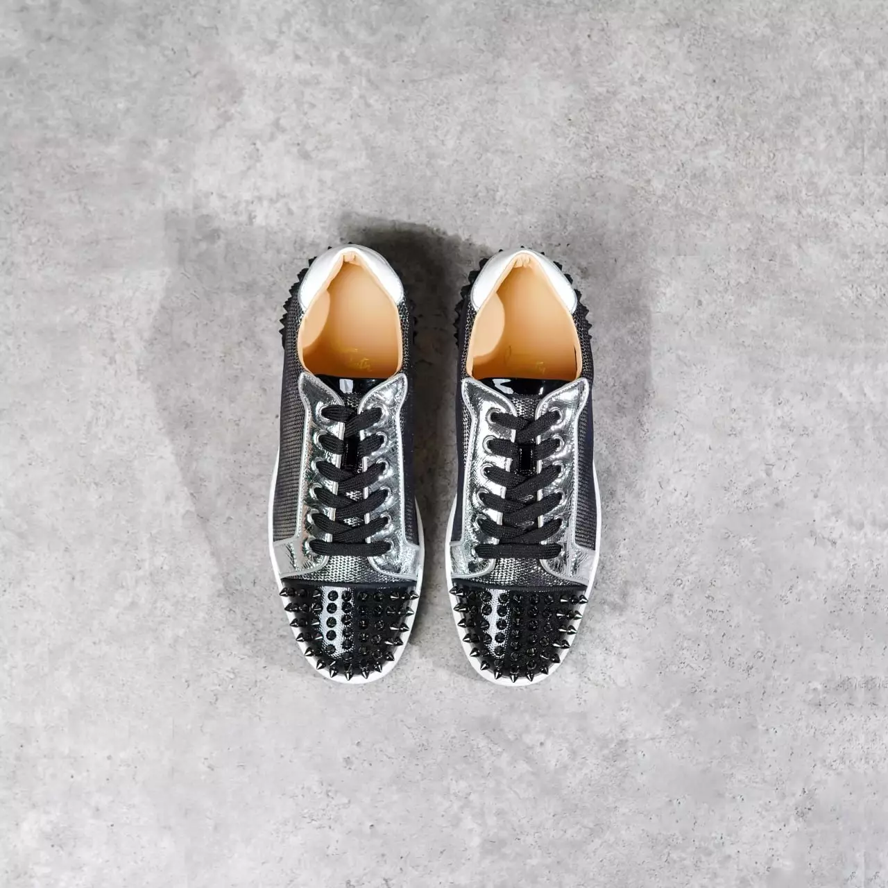 Sepatu CHRISTIAN LOUBOUTIN LOUIS SEAVASTE SPIKE BLACK SILVER SNEAKER 100% ORIGINAL