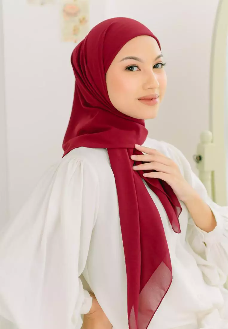 Araa Square Maroon
