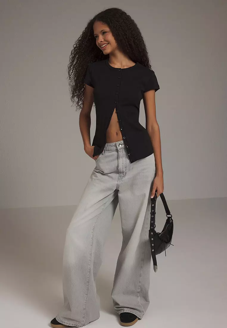 Black Buttoned Fitted/Body-Smoothing Knitted Blouse Twoss25Bz00281
