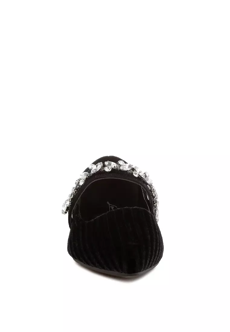 Bros Berlian Imitasi Balerina Beludru Warna Hitam