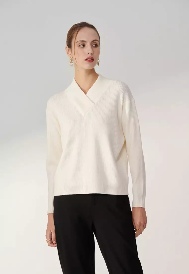 White Styled V-neck Sweater