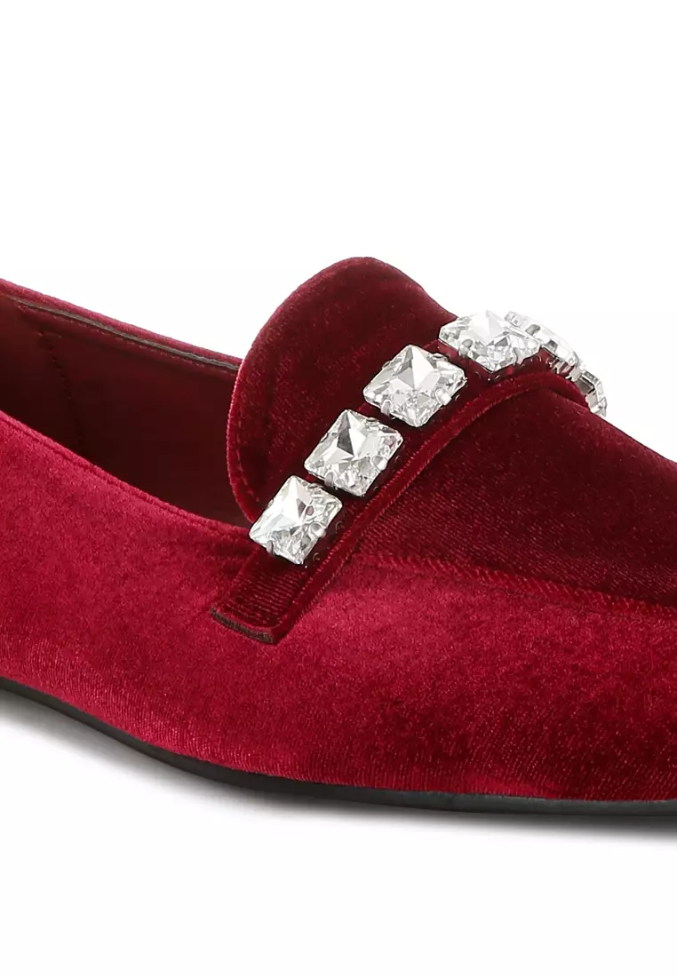 Sepatu Loafer Tali Berlian Beludru Warna Merah Tua
