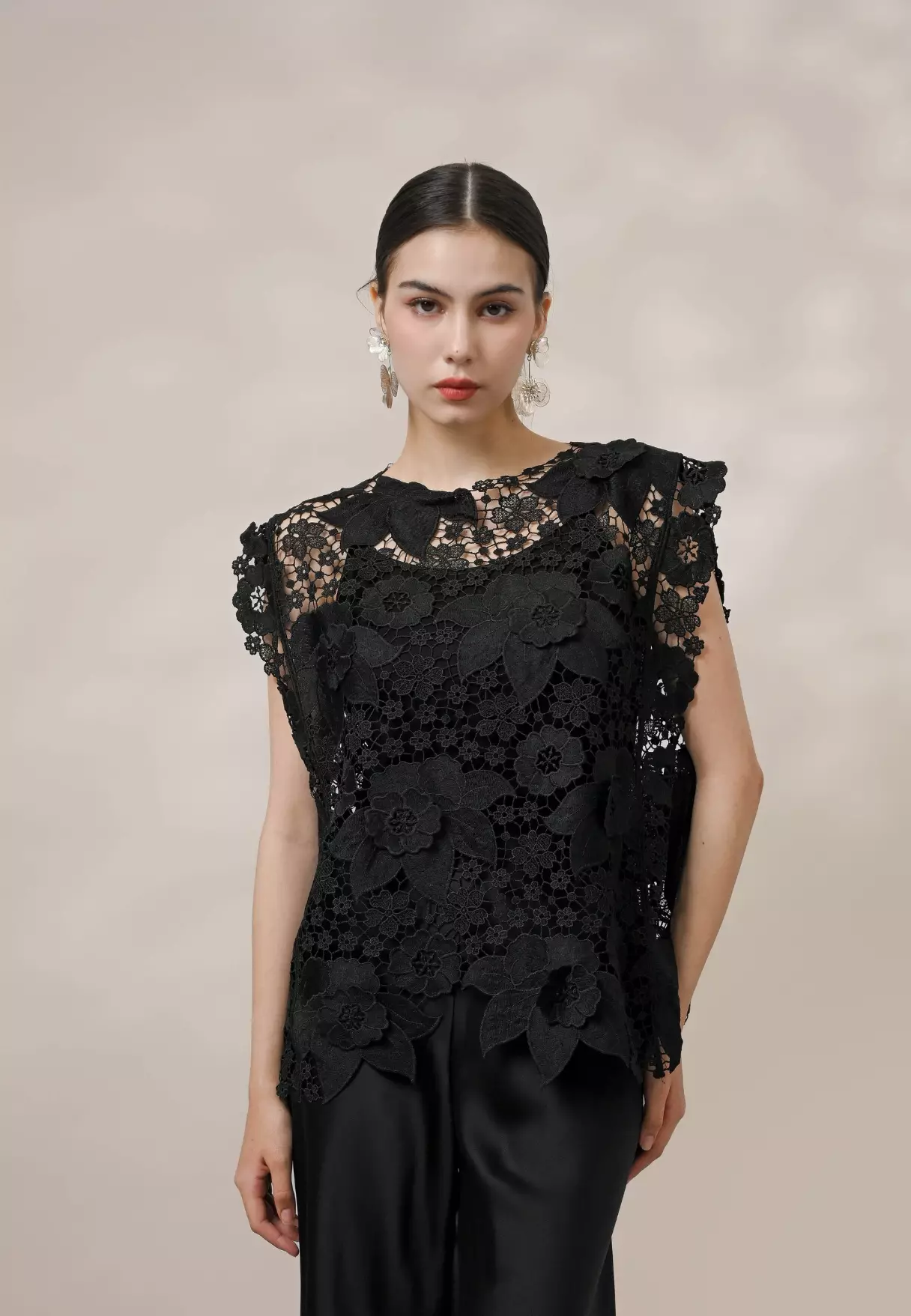 Fleurine Vest - Obsidian