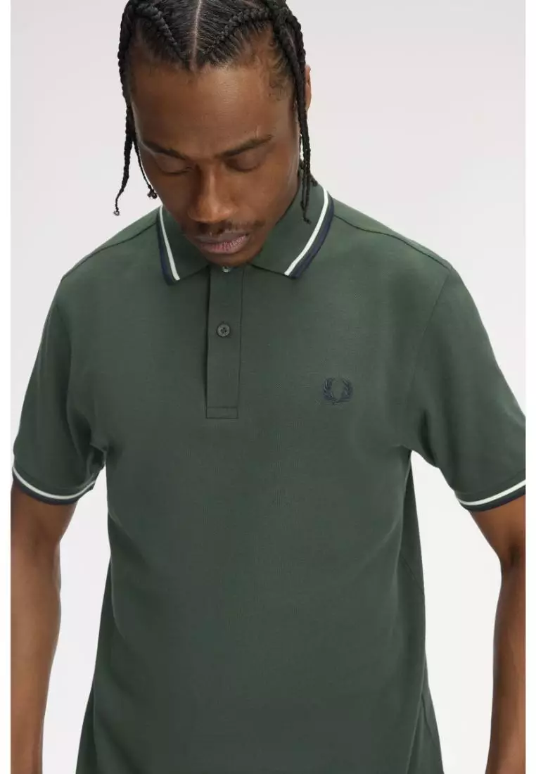 Fred Perry M3600 Twin Tipped Fred Perry Shirt (Court Green / Snow White / Navy)