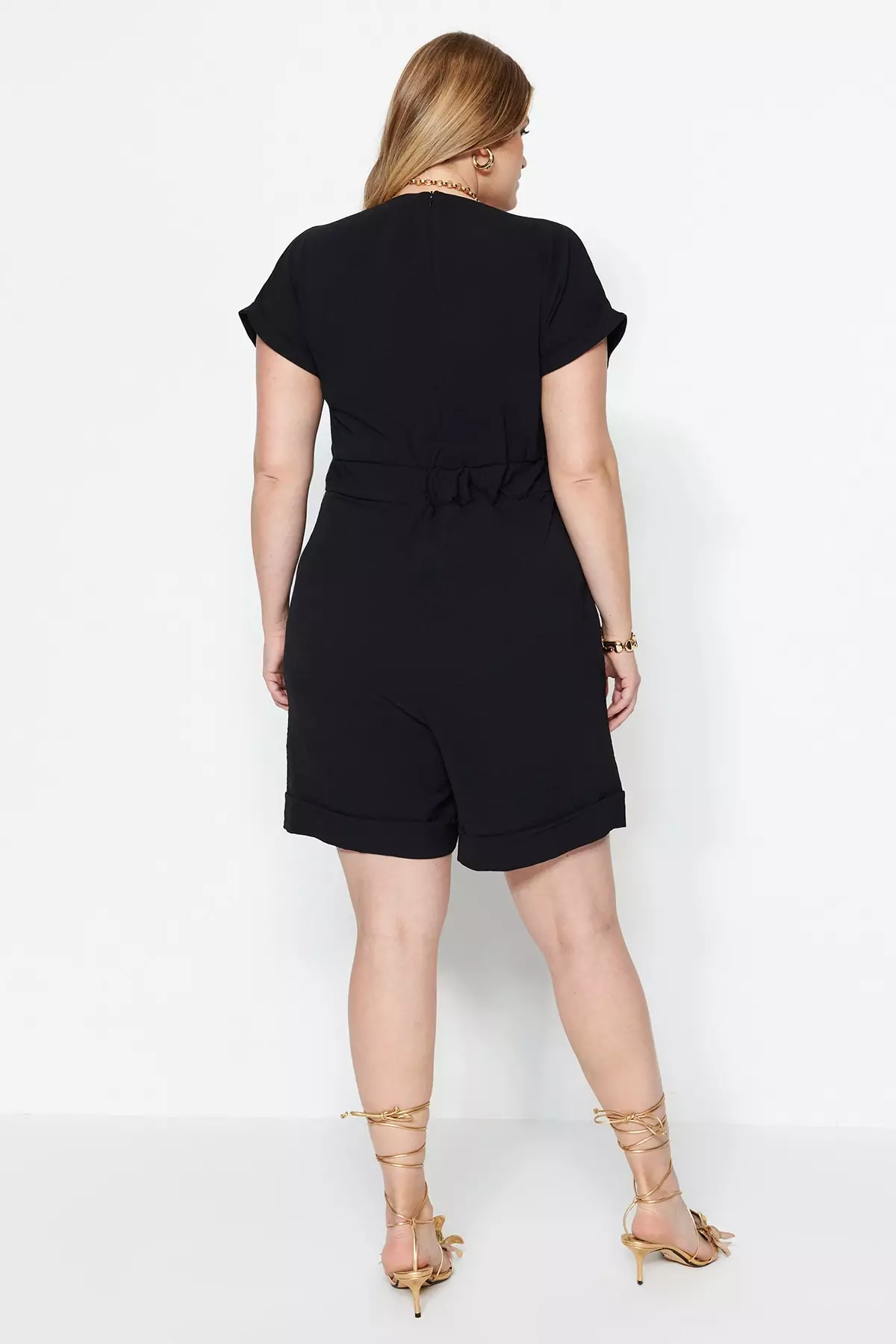 網上選購Trendyol Plus Size Black Woven V-Neck Jumpsuit 2024 系列 