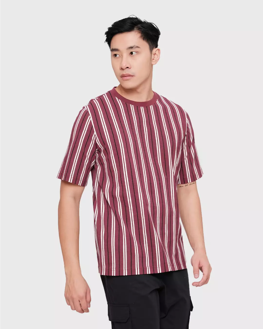 MOC Kaos Lengan Pendek Pria DERBY - MAROON - Size XXL