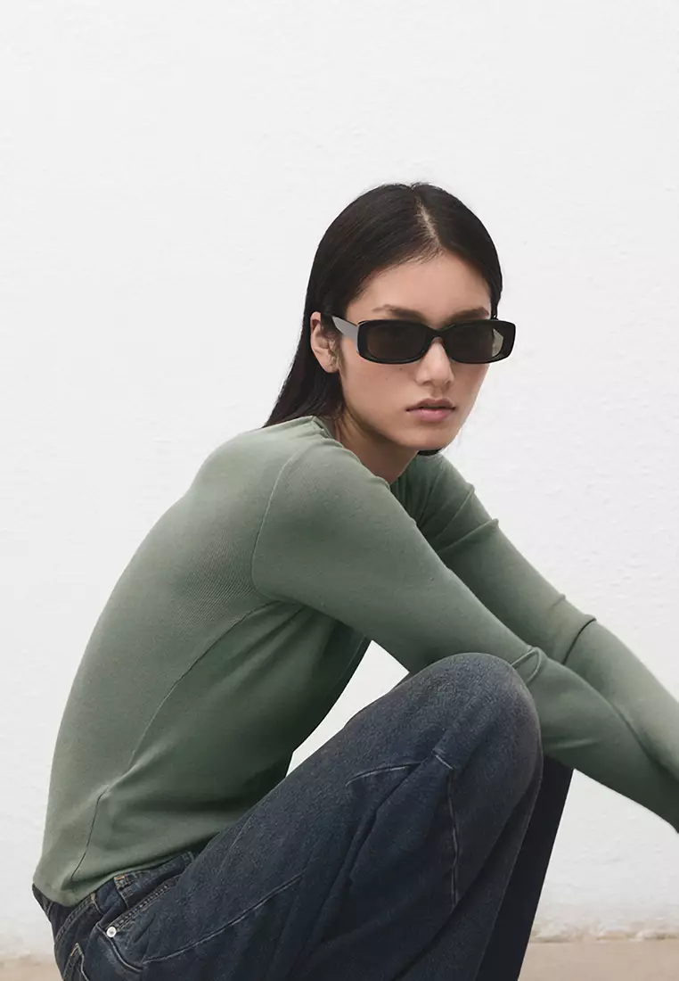 Ribbed Long-Sleeved T-Shirt