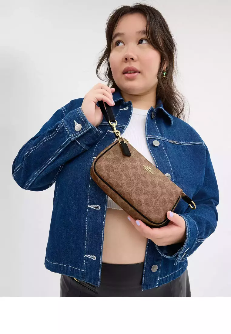 Nolita 19 In Signature Canvas