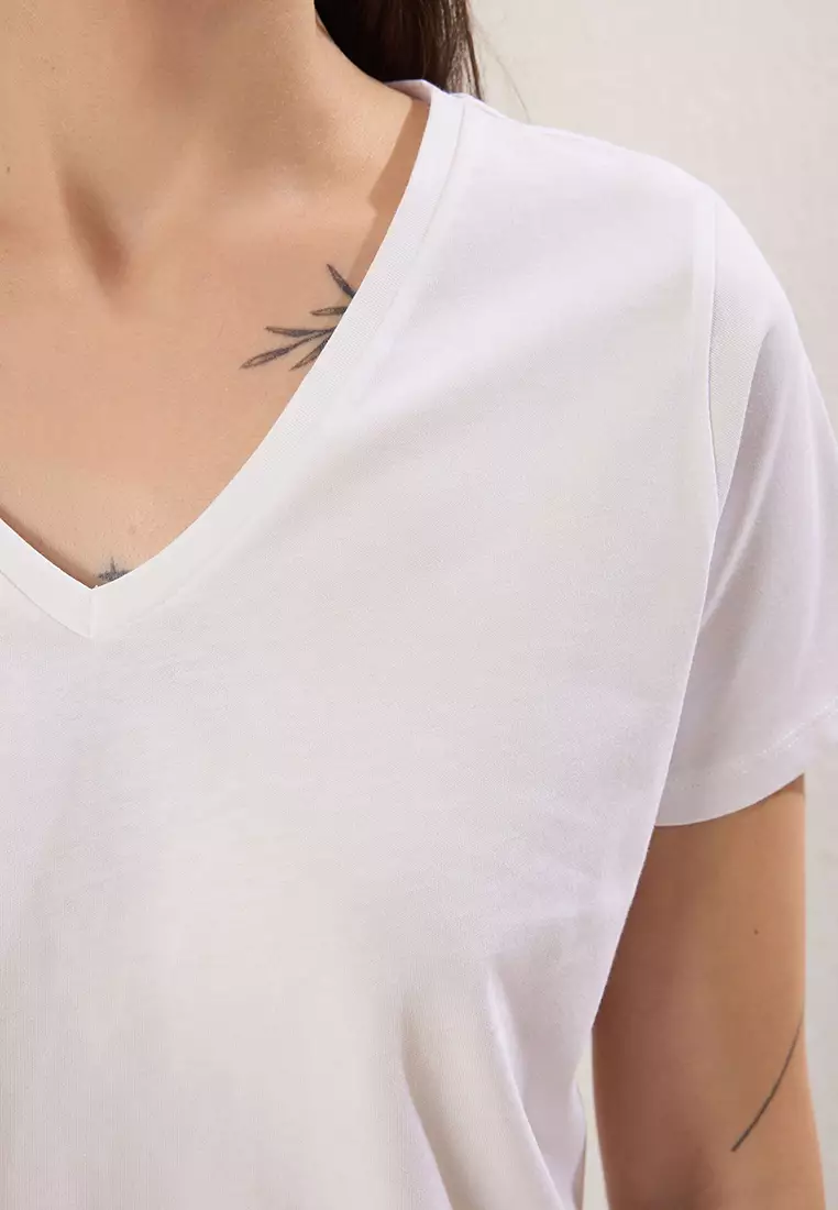 White-Light Blue 2 Pack Regular/Normal pattern V-neck Knitted T-shirt TWOSS25TS00183