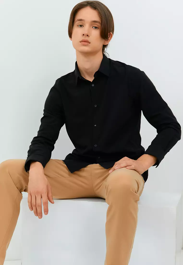 Jobb Beverly Kemeja Pria Lengan Panjang Slim Fit Hitam