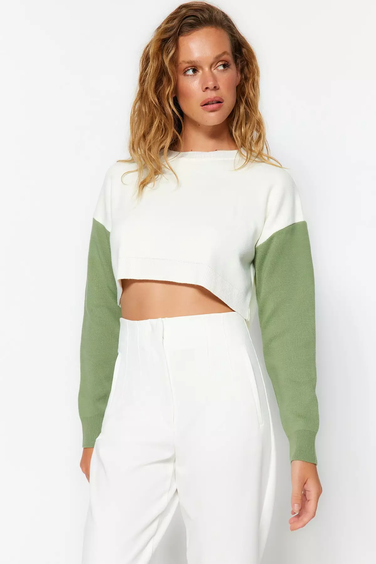 White cropped sweater discount
