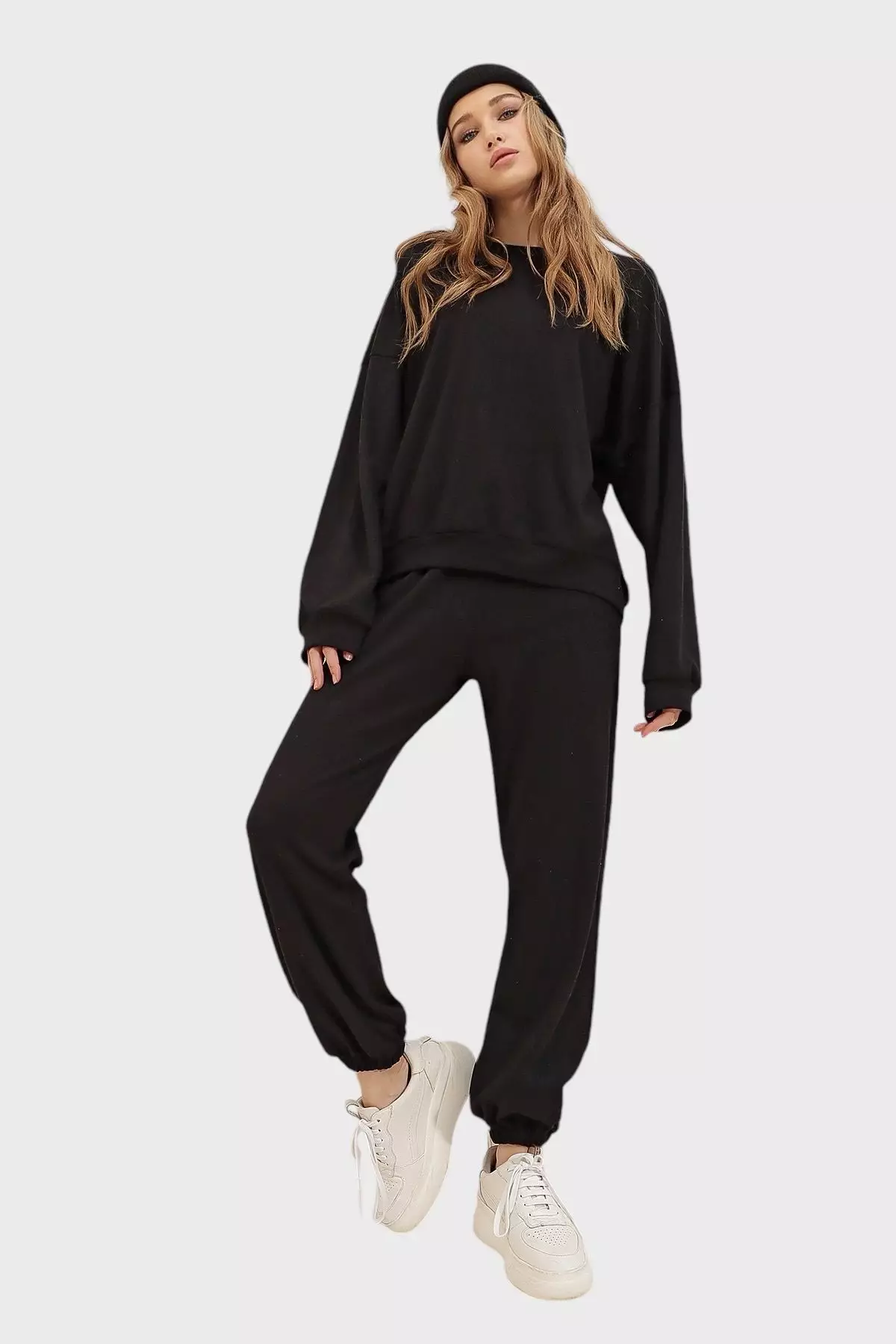 Basic Sweatshirt & Pants Set