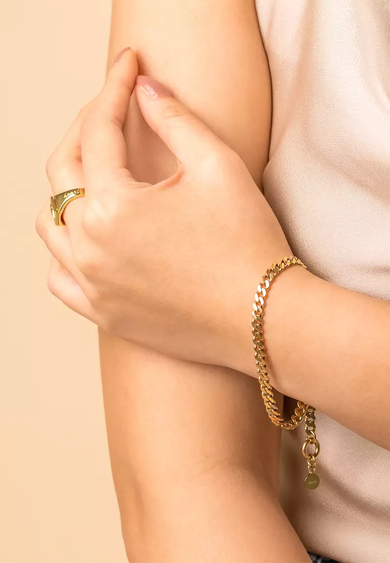 Ladies gold curb bracelet top