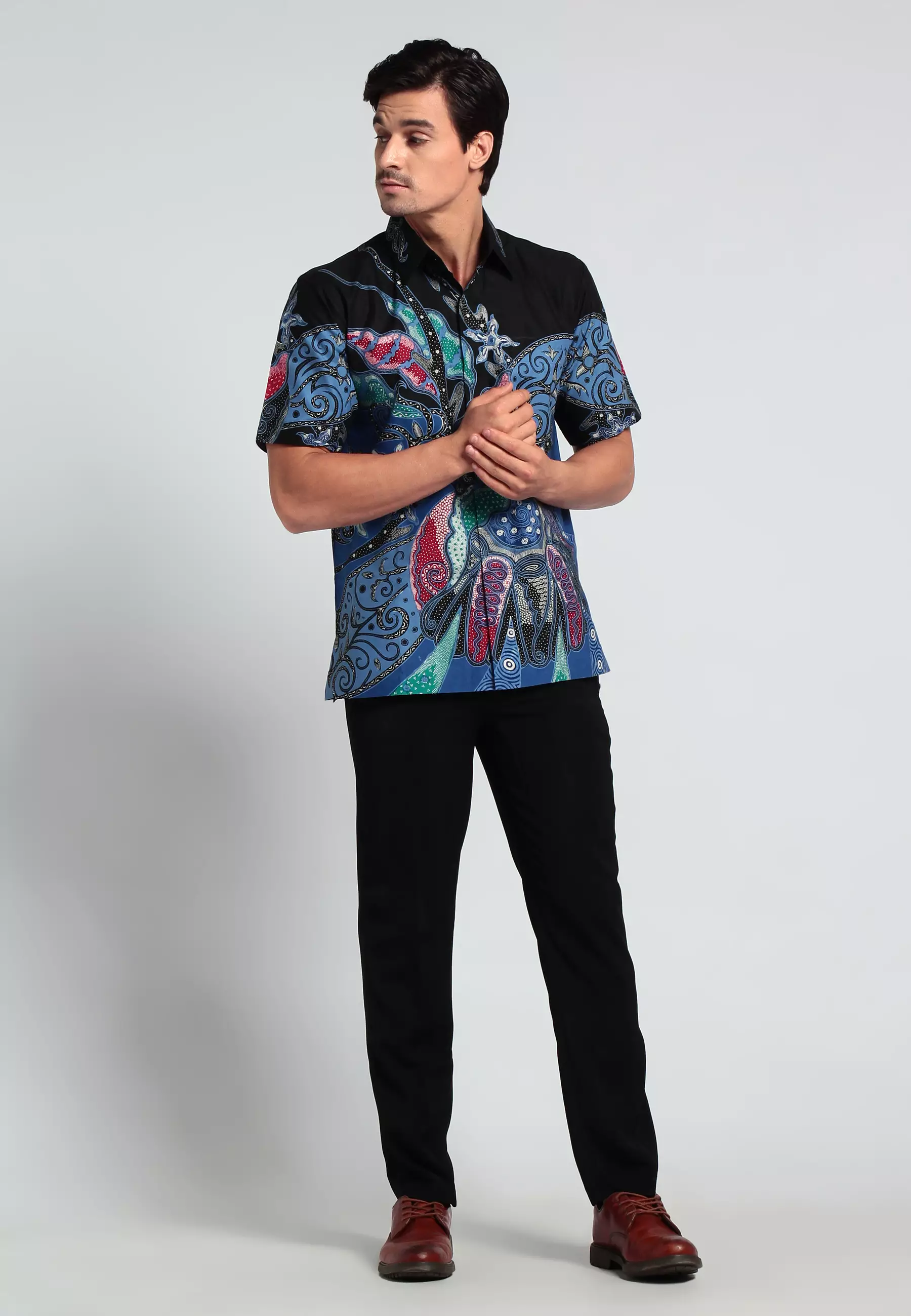 Hem Batara bayu lengan pendek slimfit