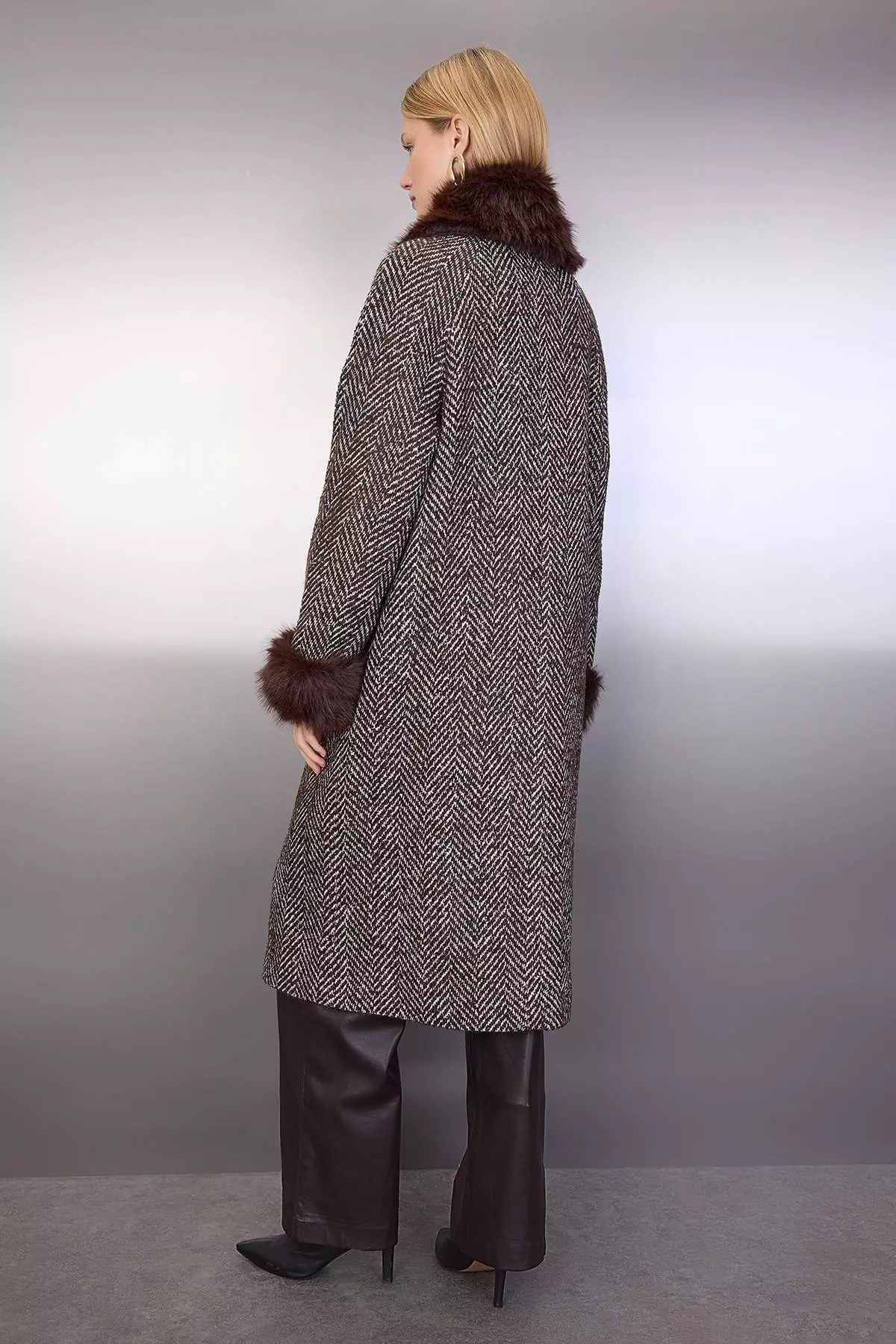 Brown Fur Detailed Herringbone Mono Closure Oversize Long Cashmere Coat