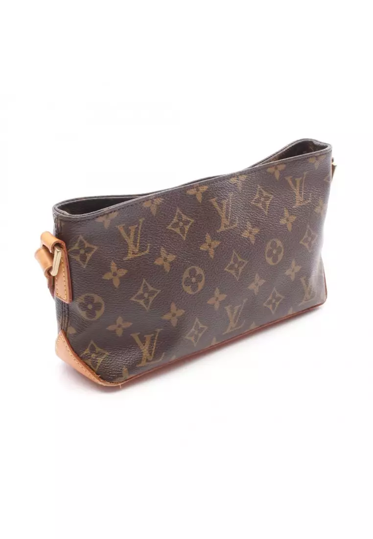 Pre-Loved Louis Vuitton Trotteur monogram Shoulder bag PVC leather Brown