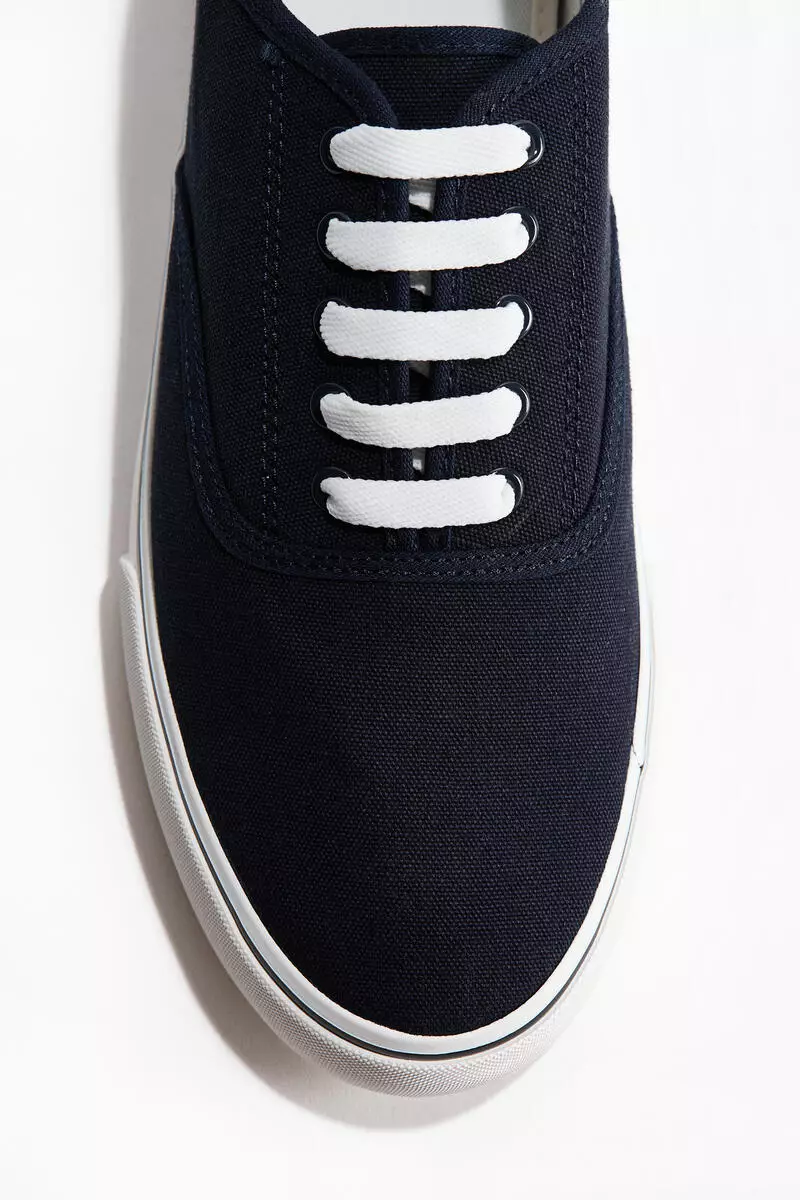 Canvas trainers
