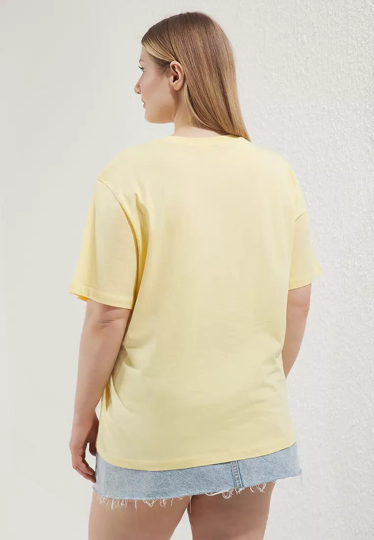 Light Yellow Loose Fit Pocket Bow Detail Plus Size T-shirt TBBSS25BF00030