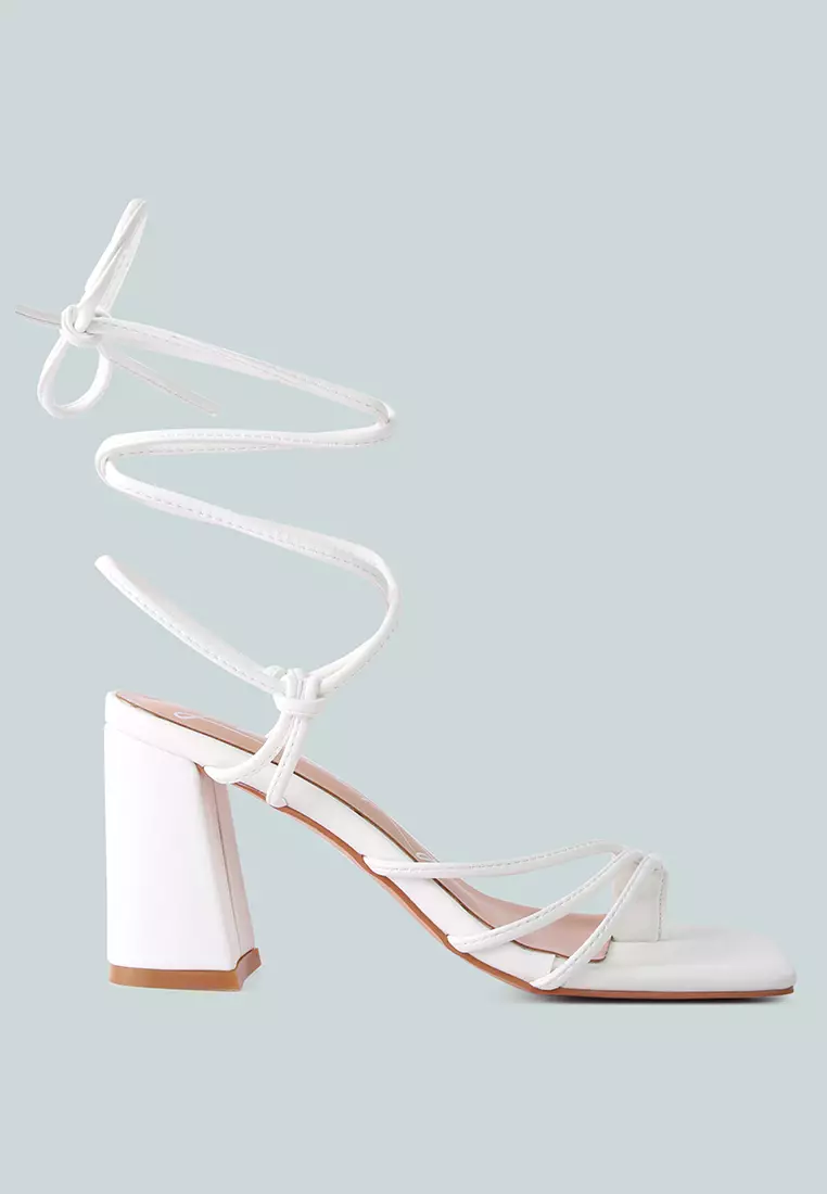 Toe ring lace up sandals top