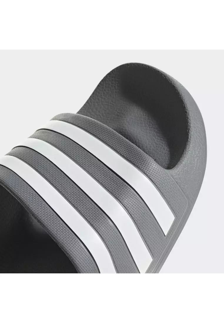 Adilette Aqua Slides