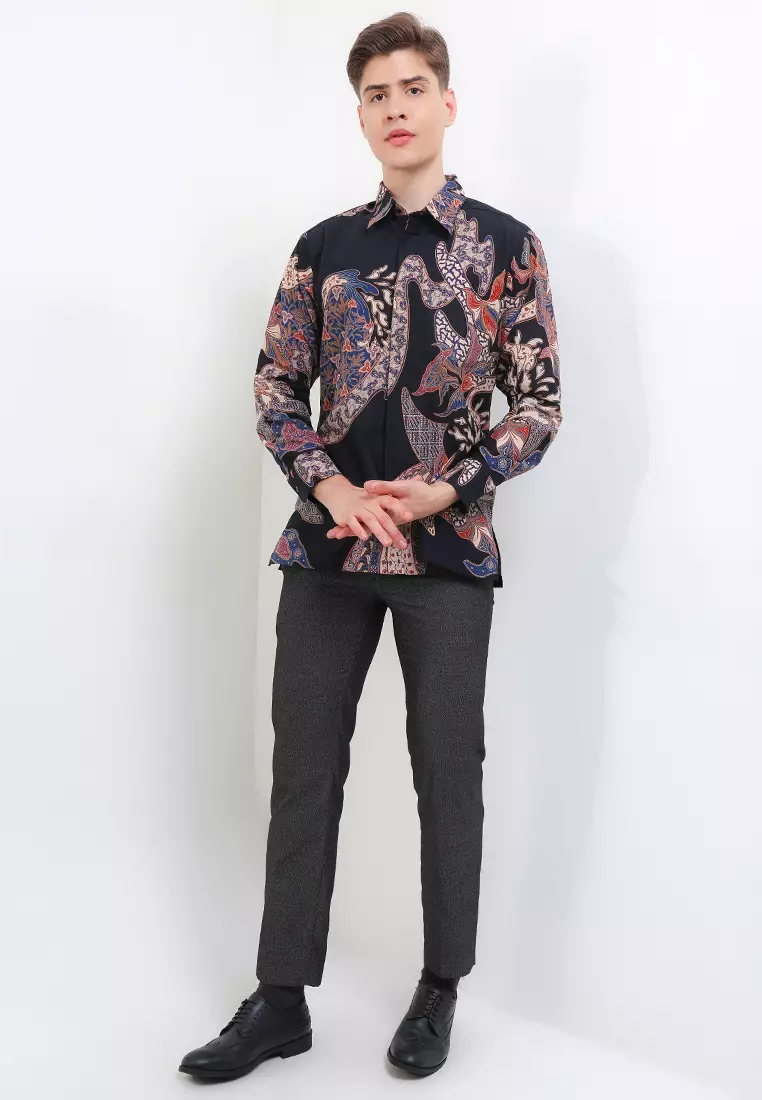 Kemeja Body Fit Batik Daun