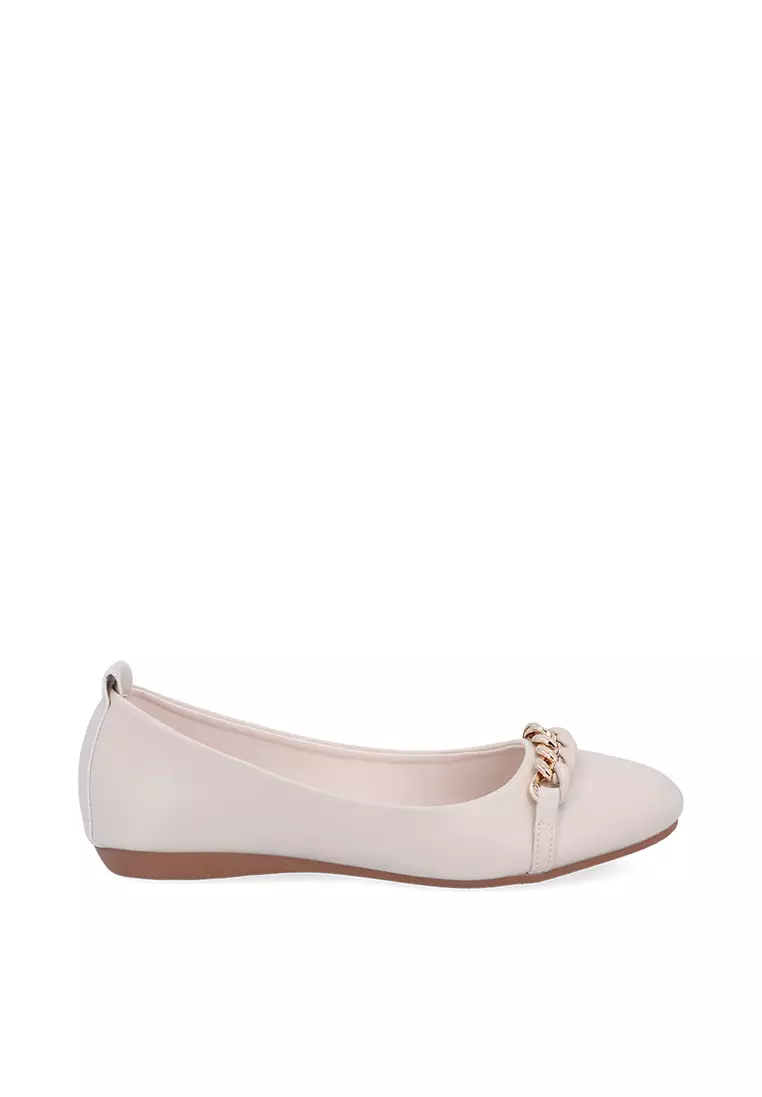 Discount on Carlo Rino  shoes - SKU: Beige Catena Chain-Link Ballerinas