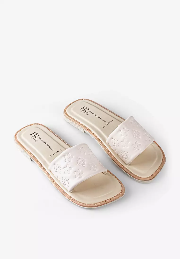 Sandal Ringan Slip On Wanita L.Yuna 02