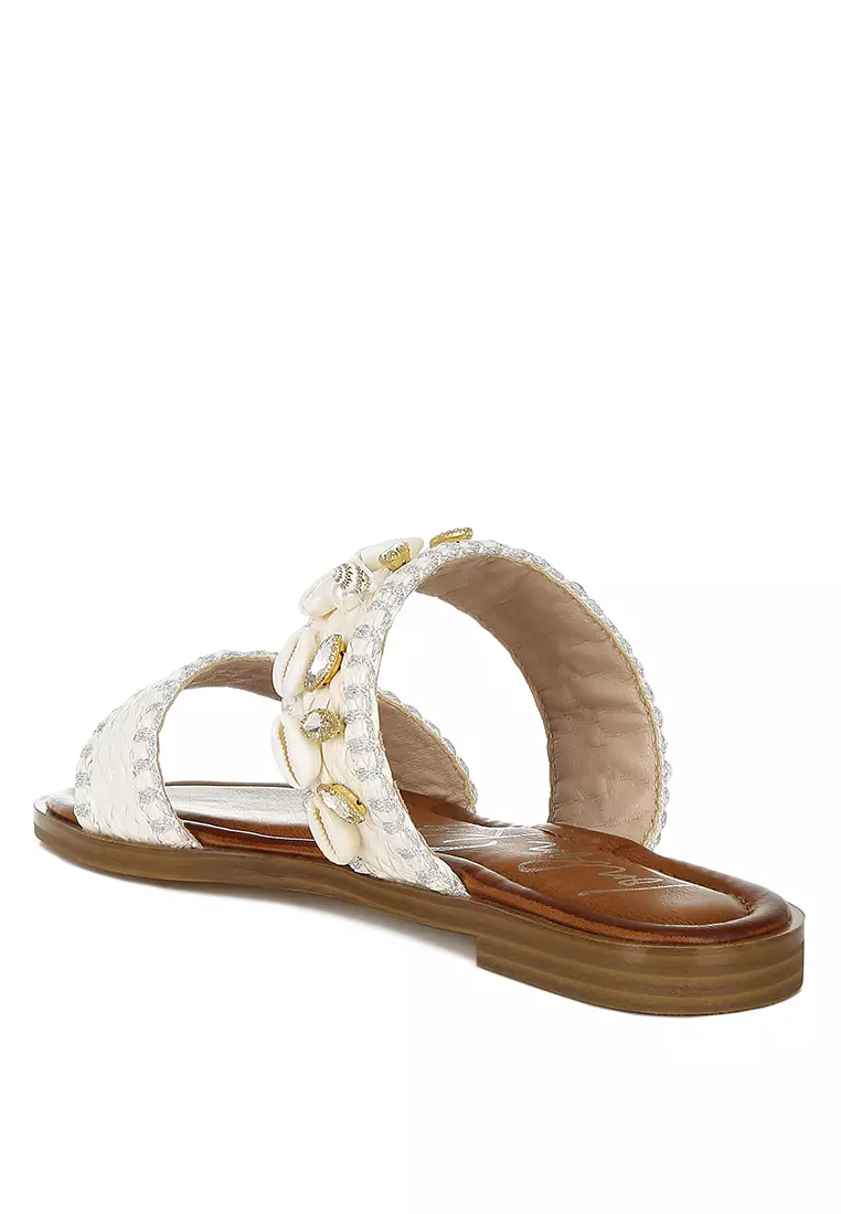 Sandal slip-on Shell & Diamante dalam warna Putih