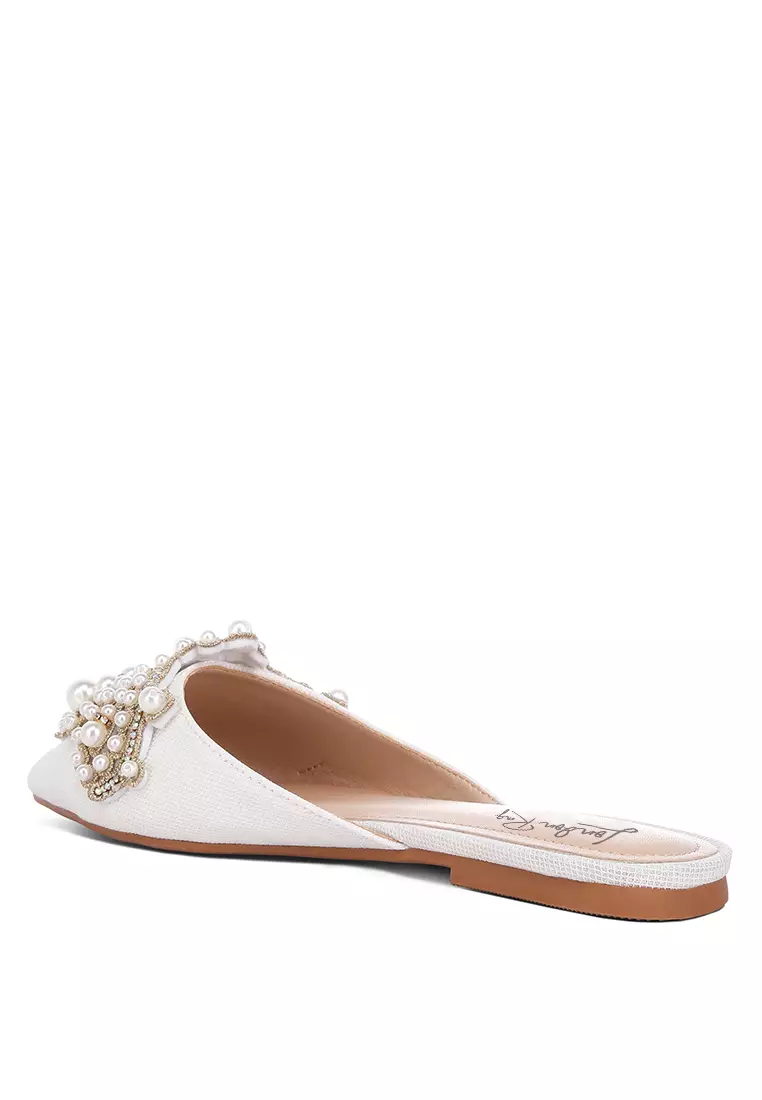 Bagal mutiara halus berhiaskan warna putih