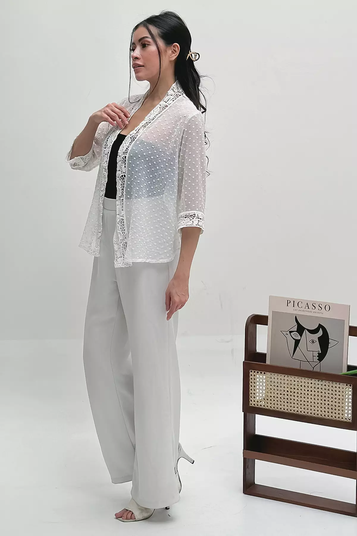 Hamiza Lace Outer White Outwear