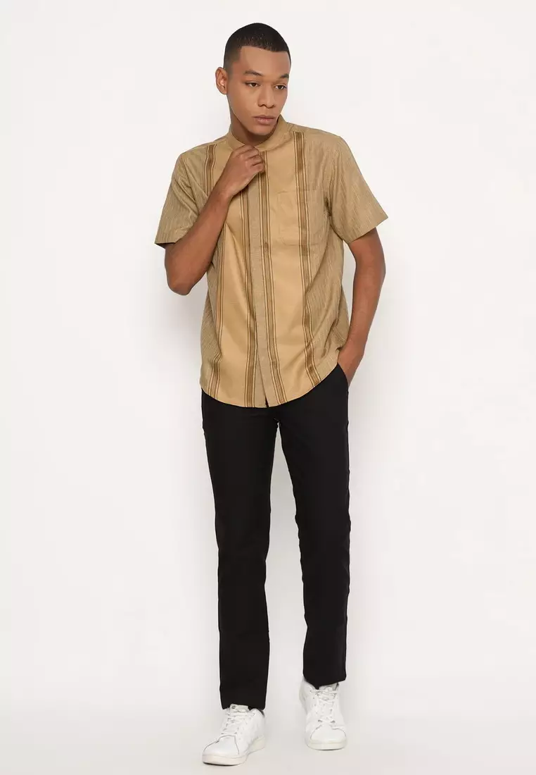 RBJ Kemeja Koko Border Coklat Muda Regular Fit Pria