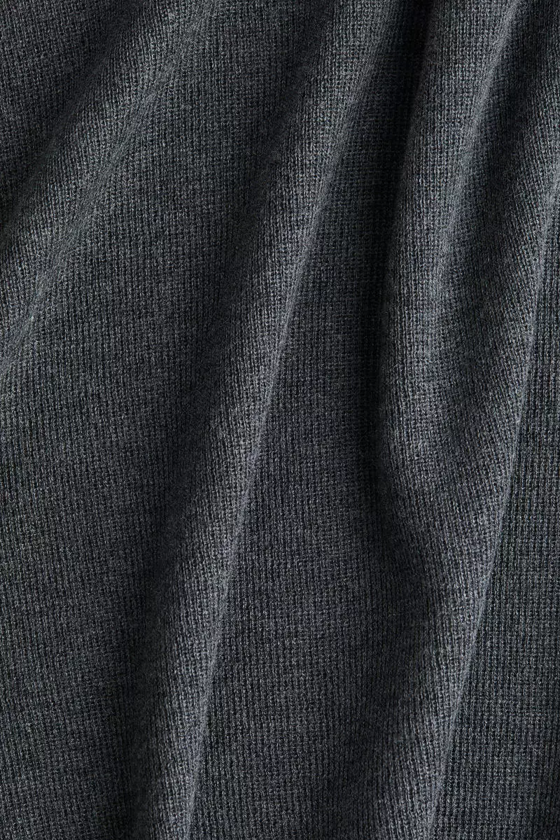 Fine-knit tube skirt